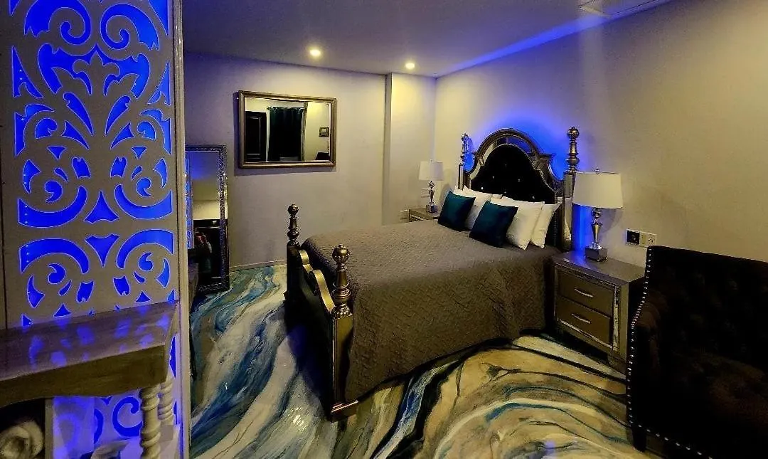 Luxury Puerto Caribe Boutique Hotel アグアダ